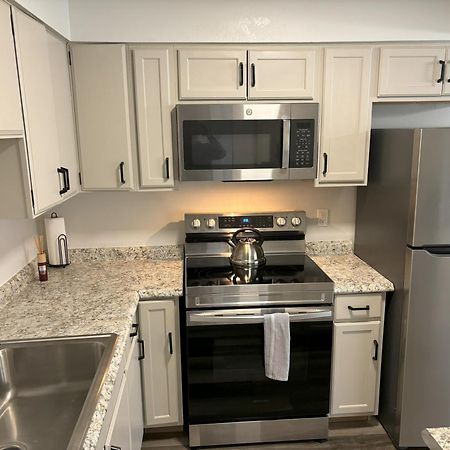 Peaceful Park 2 Bedroom Remodeled Family Suite Granite City Экстерьер фото