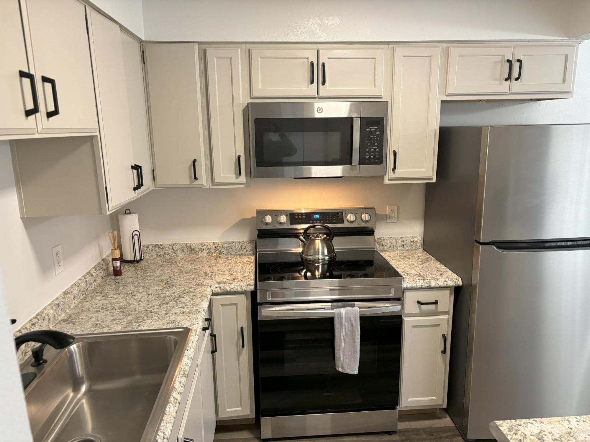Peaceful Park 2 Bedroom Remodeled Family Suite Granite City Экстерьер фото
