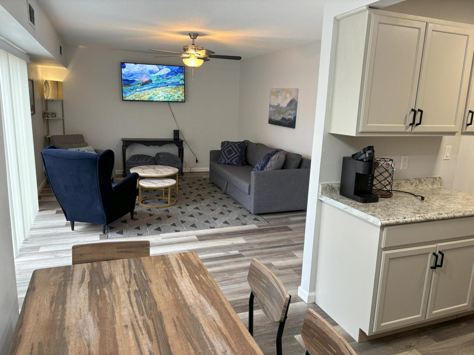 Peaceful Park 2 Bedroom Remodeled Family Suite Granite City Экстерьер фото